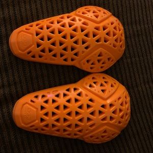 **SOLD*** ICON D30 knee armor inserts. NWOT.